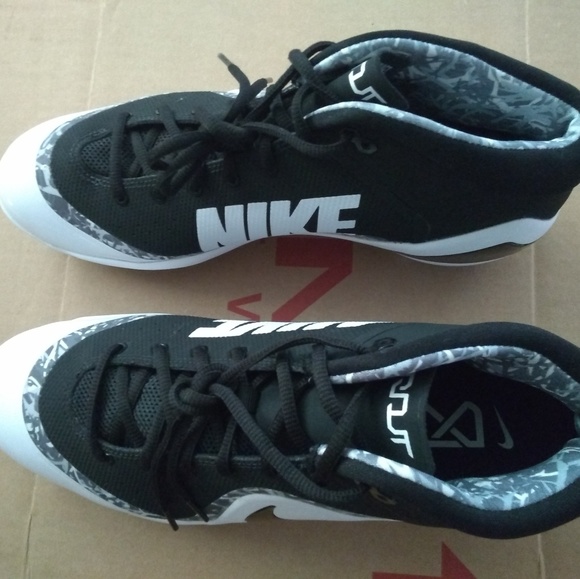 Nike cleats - Picture 3 of 5